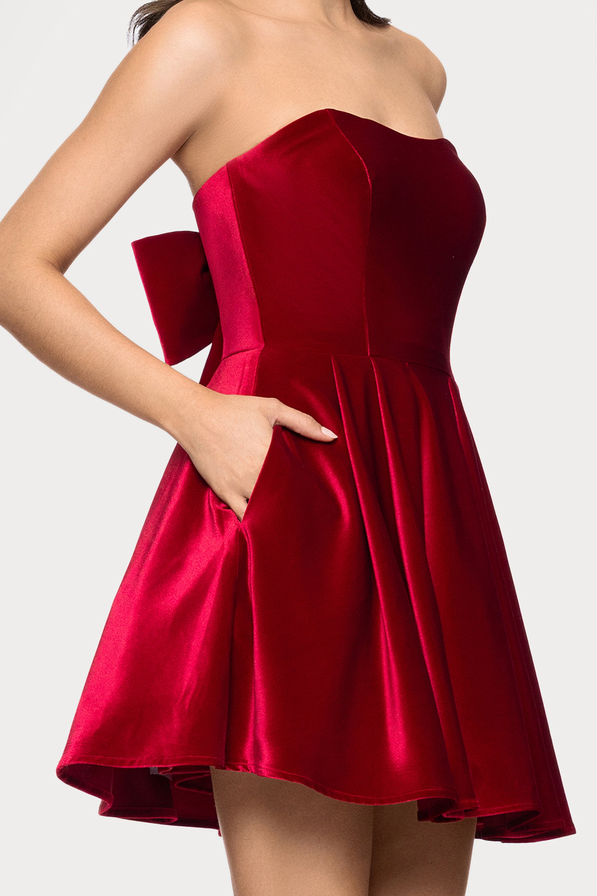 Lisa Velvet Strapless Bow Back Short Dress Red / 7 Lisa Velvet Strapless Bow Back Short Dress Red / 7