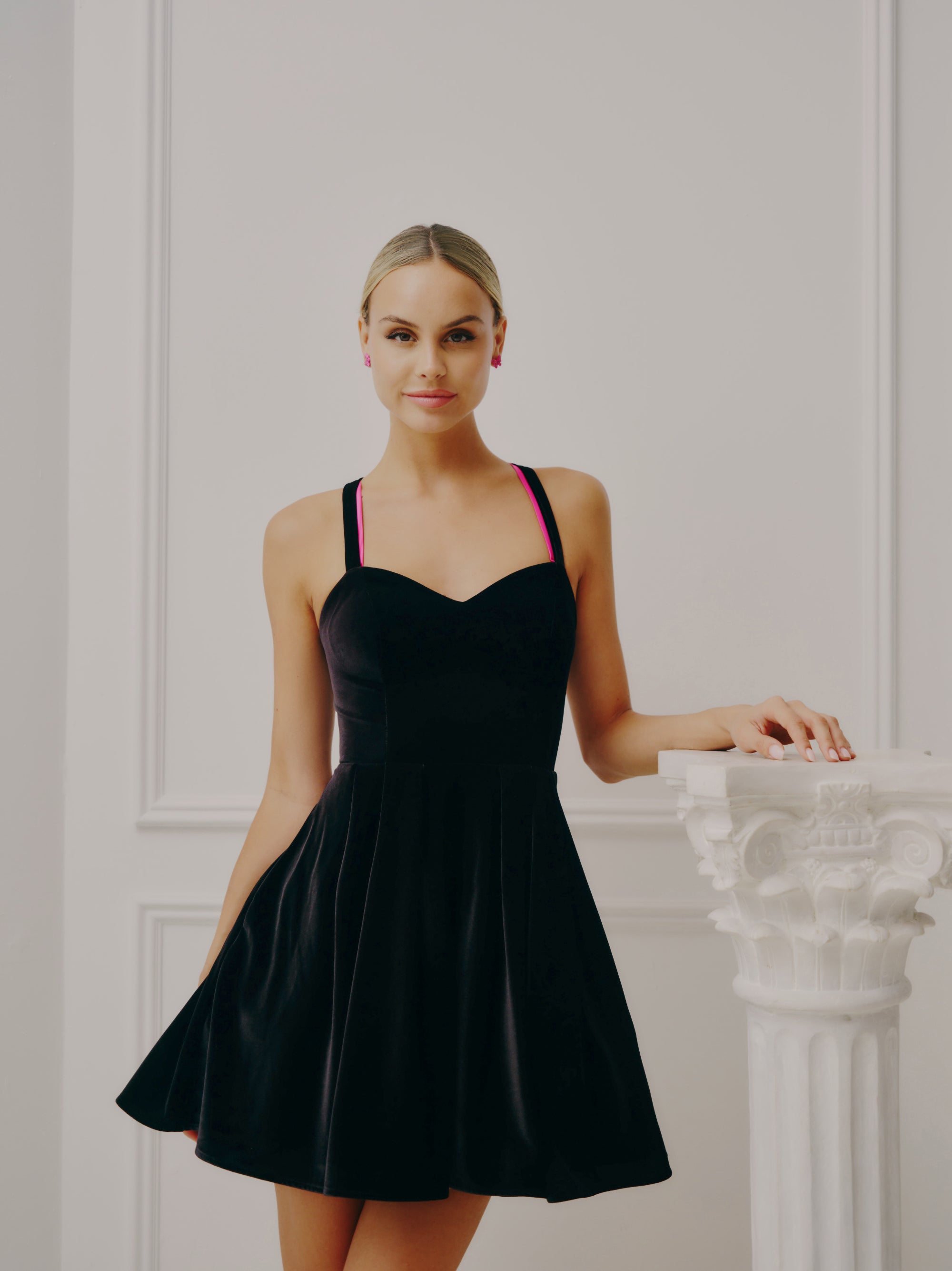 Cassidy Short Velvet Contrast Dress Black/Hot Pink / 0